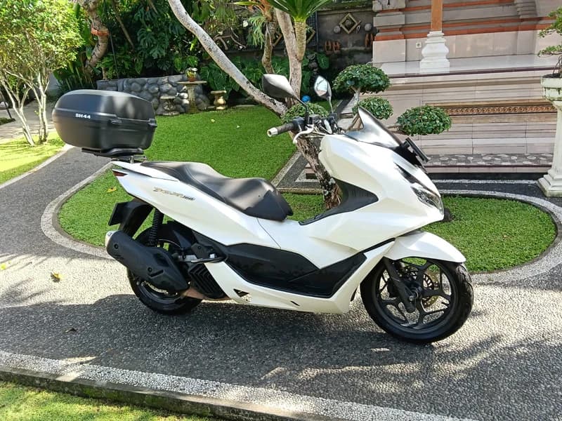 Riding santai menyusuri pantai Bali